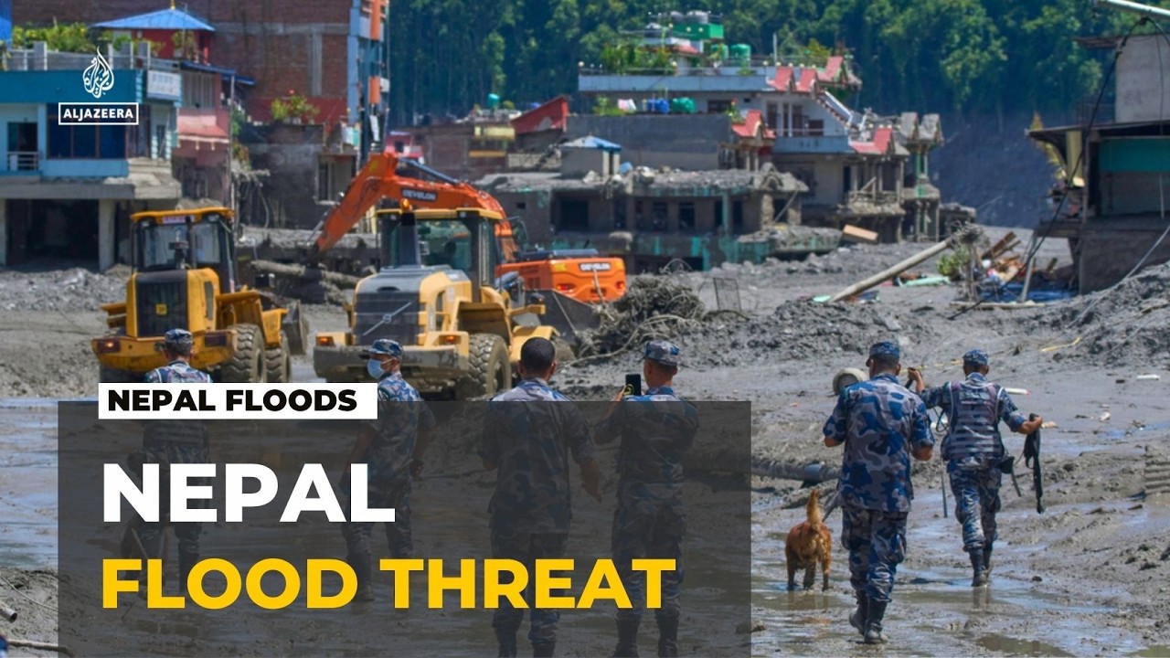 Flash floods in the Himalayas: People evacuating after threat of more mudslides