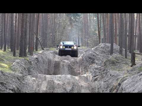 Lada Niva 4x4 in seinem Element - Frontansicht