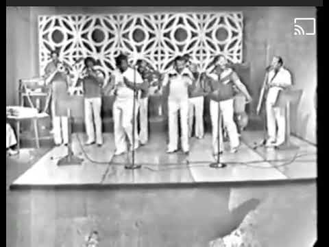 Carmencita Castiñeiras y Rosendo González con la Orquesta de Enrique Jorrin Bailando Chachachá”