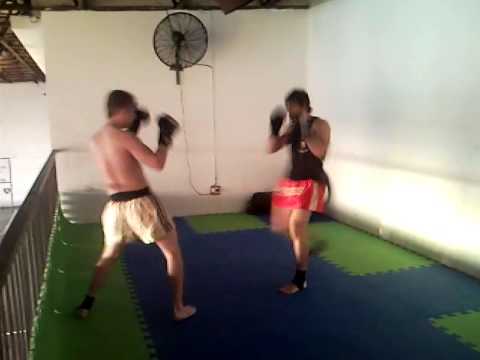 Muay thai mati vs. alan exhibicion