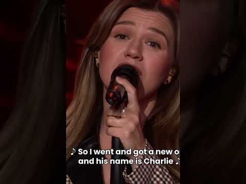 Kelly Clarkson covers “I Got a New One” 😱