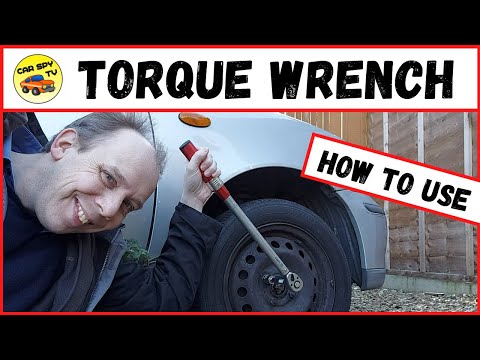 How To Use A Torque Wrench (Beginner’s Guide)