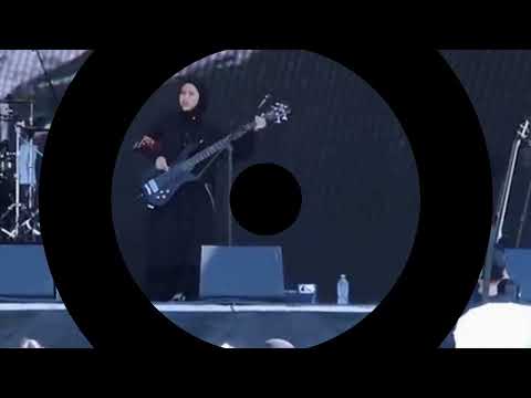 Best Skill WIDI VOB ( Beauty Queen On Bass )...Voice Of Baceprot Live in HITC LA