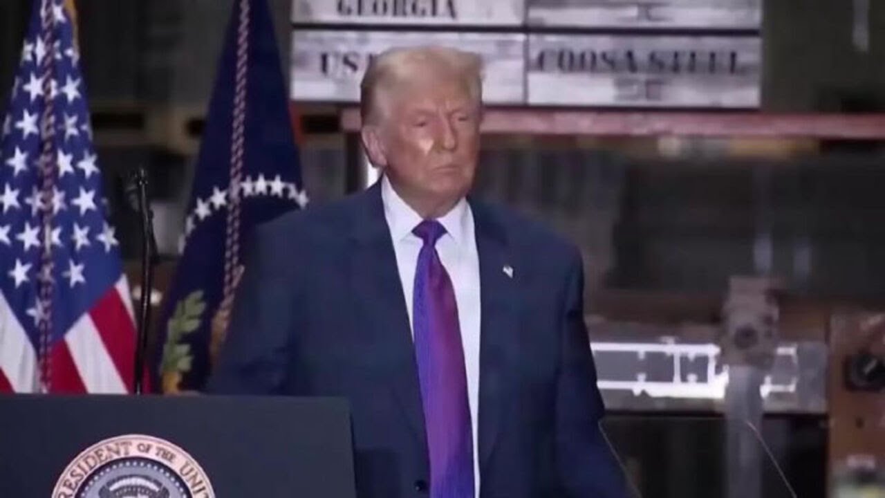 Trump balla la 'Trump dance' prima di un comizio in Georgia sulla note di Ymca