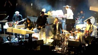 LCD Soundsystem - &quot;Drunk Girls&quot; Live at Madison Square Garden (4/2/11 + Intro)