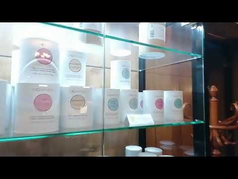 Bielawa, Hotel Dębowy, wnętrze hotelu na poziomie parteru VID 20220827 182831