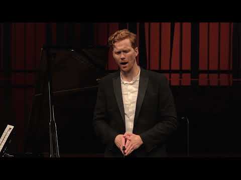 Andri Björn Róbertsson sings Rósin by Árni Thorsteinson