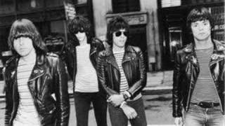 The Ramones - Surfin Bird ft. rude audience Live 1979