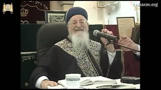 הלכות גאולתם של  ישראל  - בין המצרים - מנחת יהודה  - מרן הרב מרדכי אליהו (הרב מרדכי אליהו זצ"ל) - התמונה מוצגת ישירות מתוך אתר האינטרנט יוטיוב. זכויות היוצרים בתמונה שייכות ליוצרה. קישור קרדיט למקור התוכן נמצא בתוך דף הסרטון