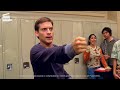 El Hombre Araña Peter Vs Flash Pelea En Los Pasillos De La Escuela