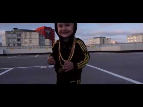 download lagu mp3 mp4 La Cliqua, download lagu La Cliqua gratis, unduh video klip La Cliqua