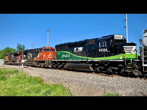 NS 6224 "ECO Paint" SD33ECO Trails 2 CNs on NS 15M!