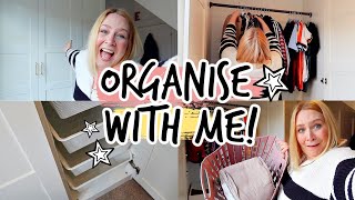 CHATTY ORGANISE OUR NEW WARDROBE WITH ME! I Need Your Advice! 👖