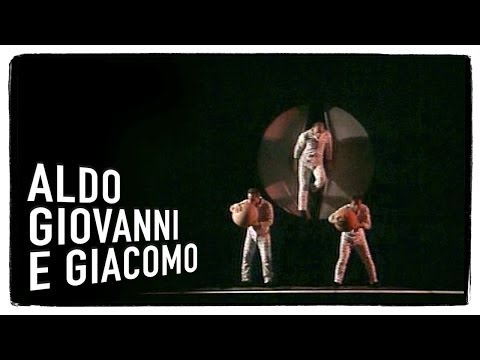 I gemelli: il parto (5 di 5) - I Corti di Aldo Giovanni e Giacomo