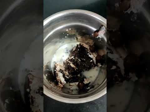 2 min chocolate cake shake 🥰#short #shortsvideo