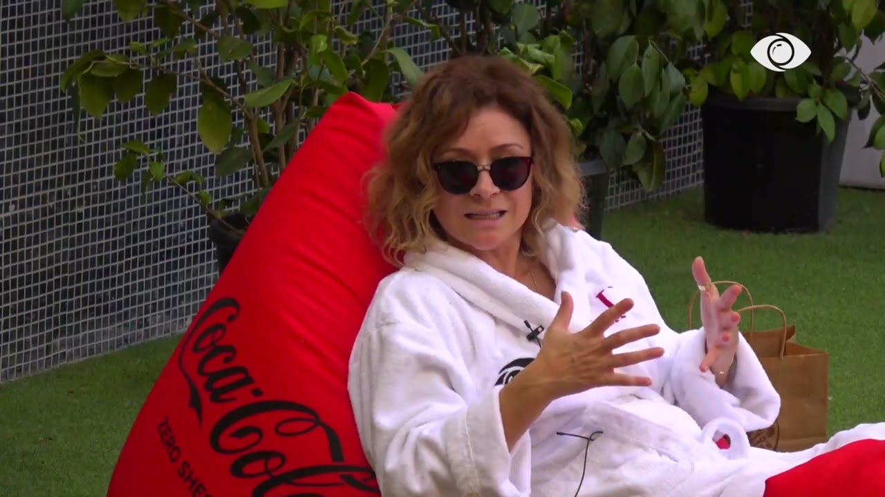 “Je mashtruese…”/ Juli-Eglës: Ti po tallesh me veten