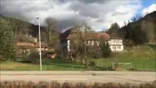 preview picture of video 'Schwarzwaldbahn Ausfahrt Bahnhof Gengenbach'