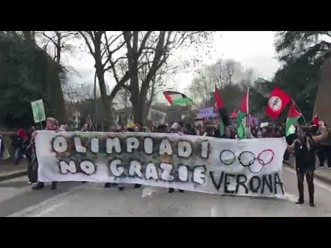 Proteste a VERONA nel giorno della cerimonia di chiusura DELLE OLIMPIADI DI MILANO-CORTINA