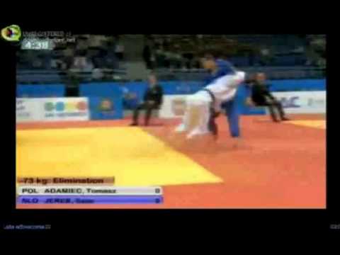 Tomasz Adamiec rzuca na ippon.avi