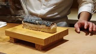 [問卦] 看初魚的壽司用木炭炙燒是不是很療癒呢？