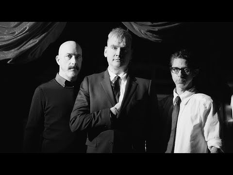 Alkaline Trio - Break (Official Music Video)