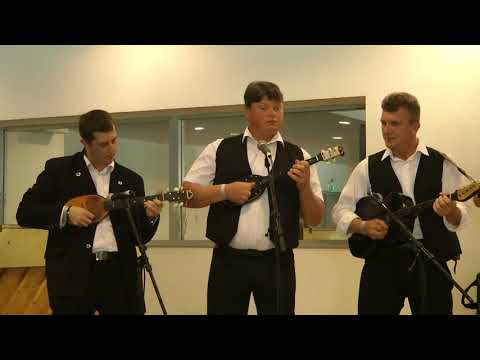 Csantavéri Mendicus Tamburazenekar - Lassan kocsis