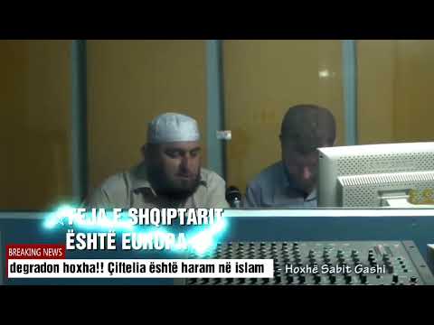 Degradon hoxha!!! Çiftelia është haram në islam.