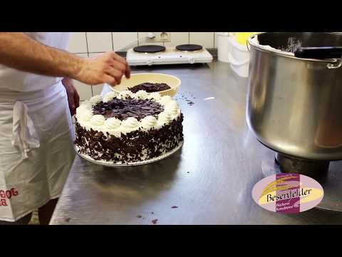 So geht´s | Schwarzwälder Kirschtorte | Bäckerei Besenfelder in Schömberg