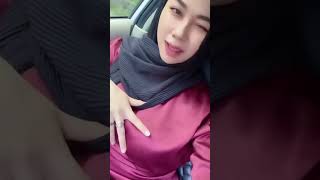 Download lagu jilbab melonnya di puter-puter bikin geter. mp3