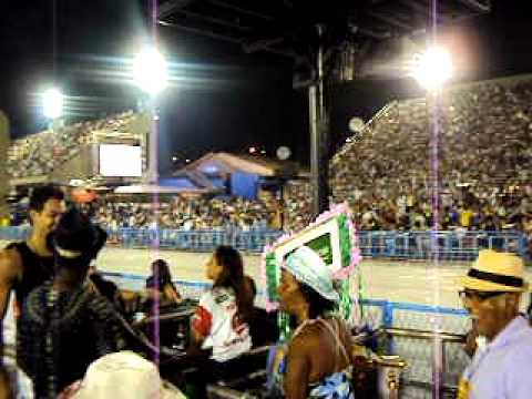 Estandarte Sambíssima Desfile das Campeãs.AVI