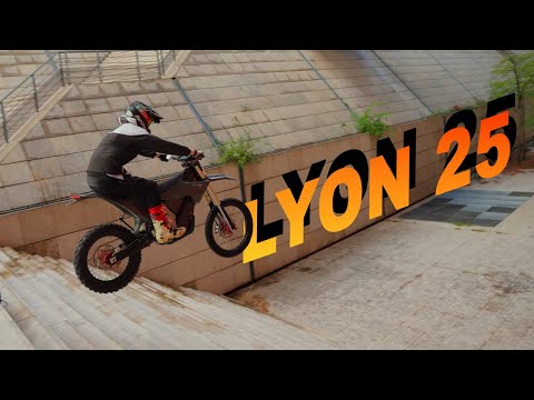 LYON 25 WORLD FIRST