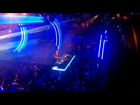 Afrojack FT. Miley Cyrus - Afrojack + Special Snoop Dogg performance Melkweg MTV EMA