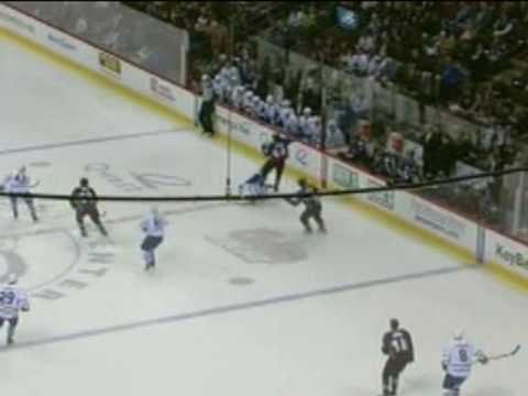 Ryan Wilson levels Joffrey Lupul [Dual-Feed]