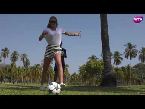 Acapulco 2017 | KiKi Mladenovic and Heather Watson Play Soccer Golf