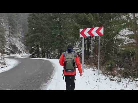 Cheile Jiețului - la pas printre munți