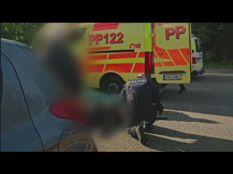Lähes tajuton pyöräilijä - Poliisit Oulu