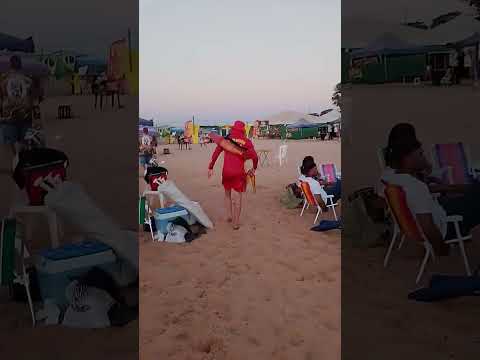 Éu conversando e mostrando a beleza da praia quarto crescente Aragarças Goiás 