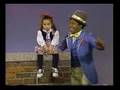 Sesame Street Tying Your Shoelace