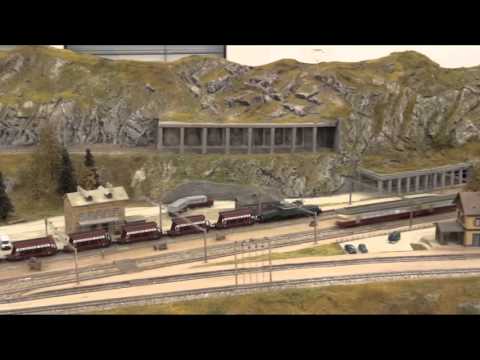 Schweizer Alpenbahn. Einzelspurstrecke und Bahnhof Wasserau / Swiss Model Railroad (N-Scale)