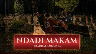 Download lagu Walking Between Worlds: Jaranan Trance and the Spiritual Power of the Graveyard in Indonesia mp3