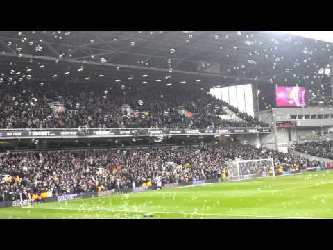 WestHam - Millwall 04/02/2012 I'm Forever Blowing Bubbles