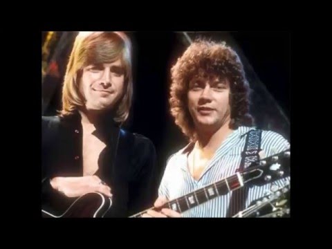 WHO ARE YOU NOW - BLUE JAYS (JUSTIN HAYWARD & JOHN LODGE) Live At Lancaster University in 1975