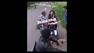 Download lagu Pembalap wanita seting fiz R standing dan terbang mp3