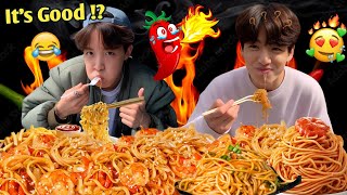 Download lagu BTS Eating Spicy Ramyeon (Feat. Korean Foods) mp3