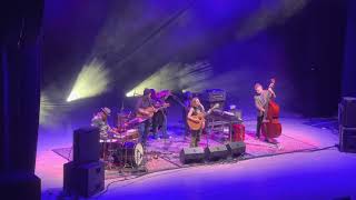 Ani DiFranco with Peter Mulvey and SistaStrings - Grey (Live)
