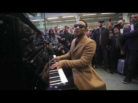 JOHN LEGEND PERFORMS  ALL OF ME AT ST PANCRAS INTERNATIONAL STATION