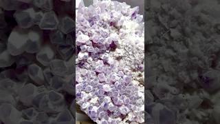 An exceptionally rare Guanajuato amethyst at the Tucson Gem Show! #tucsongemshow #guanajuatoamethyst