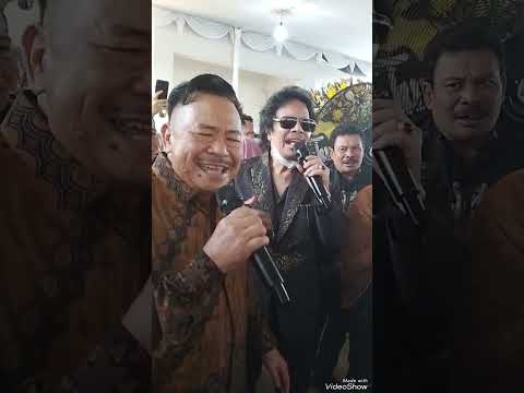 Sebuah karya Prof. DR Otto Hasibuan judul Dalan Na Rais,dinyanyikan bersama kelompok Tiga Jiwa.