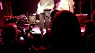 Sugar Ray Norcia and the Bluetones "Bite the Dust"