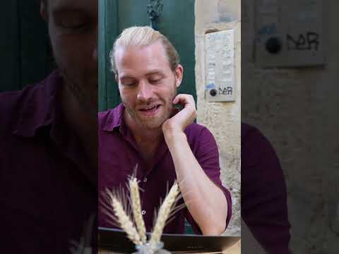 When you try to speak English in France 🍷 🇫🇷